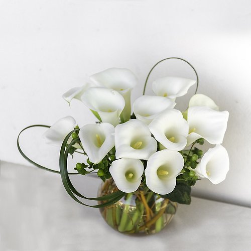 12 white mini calla lily vase (need 24 hr notice)